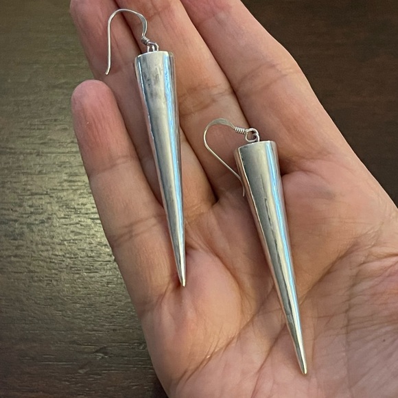 Long cone sterling silver drop earrings - Picture 5 of 7